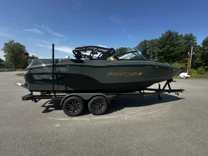 2027-mastercraft-xt22-143413-image0.webp