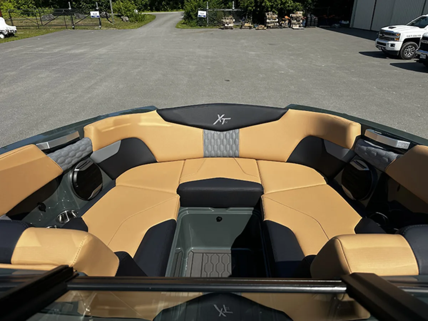 2027Mastercraft XT22