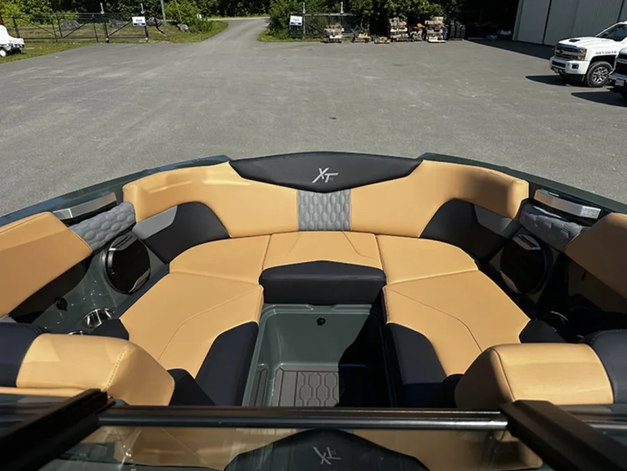 2027-mastercraft-xt22-143413-image1.webp