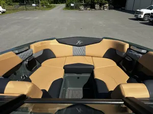2027-mastercraft-xt22-143413-image1.webp
