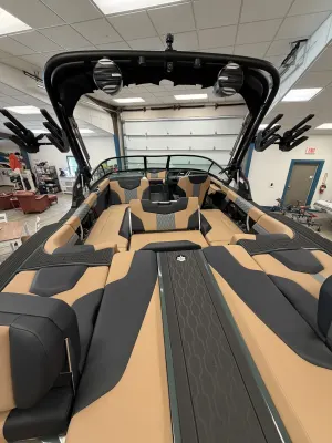 2027-mastercraft-xt22-143413-image5.webp