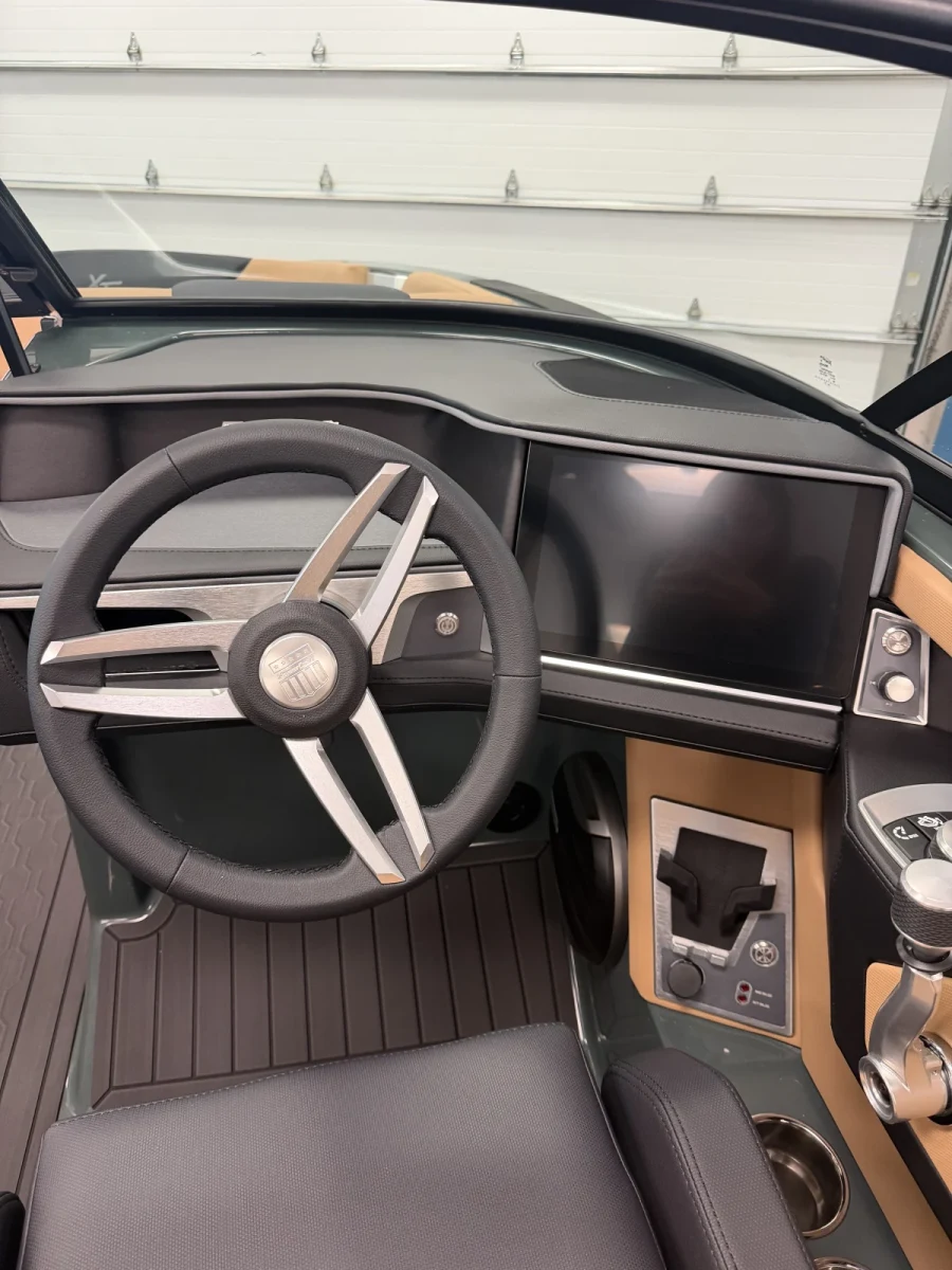 2027-mastercraft-xt22-143413-image6.webp