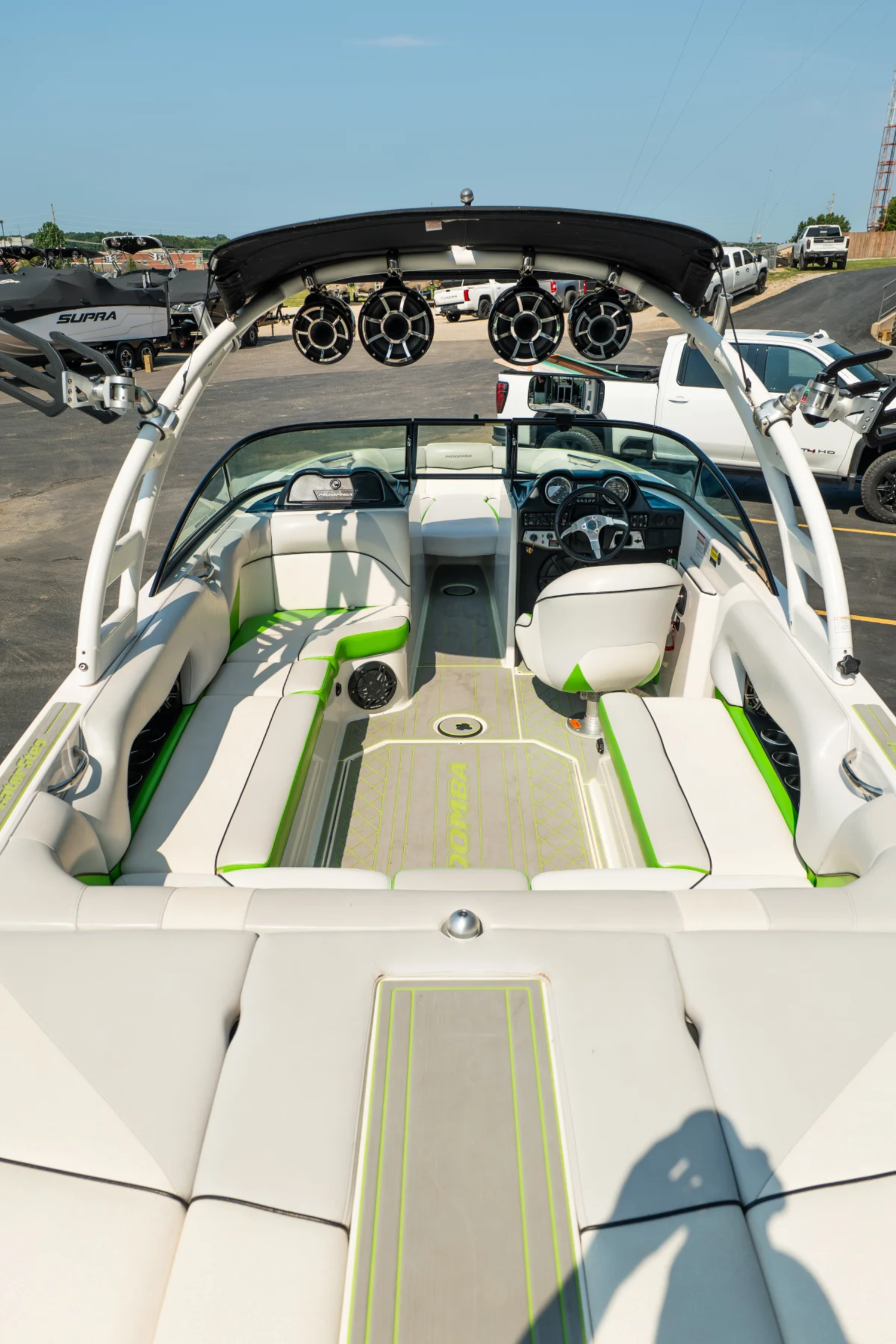 2015 MOOMBA MOJO EXCELLENT CONDITION 1 OWNER 