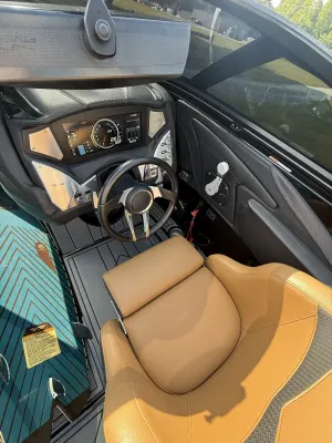 2019-centurion-fi23-143418-image4.webp