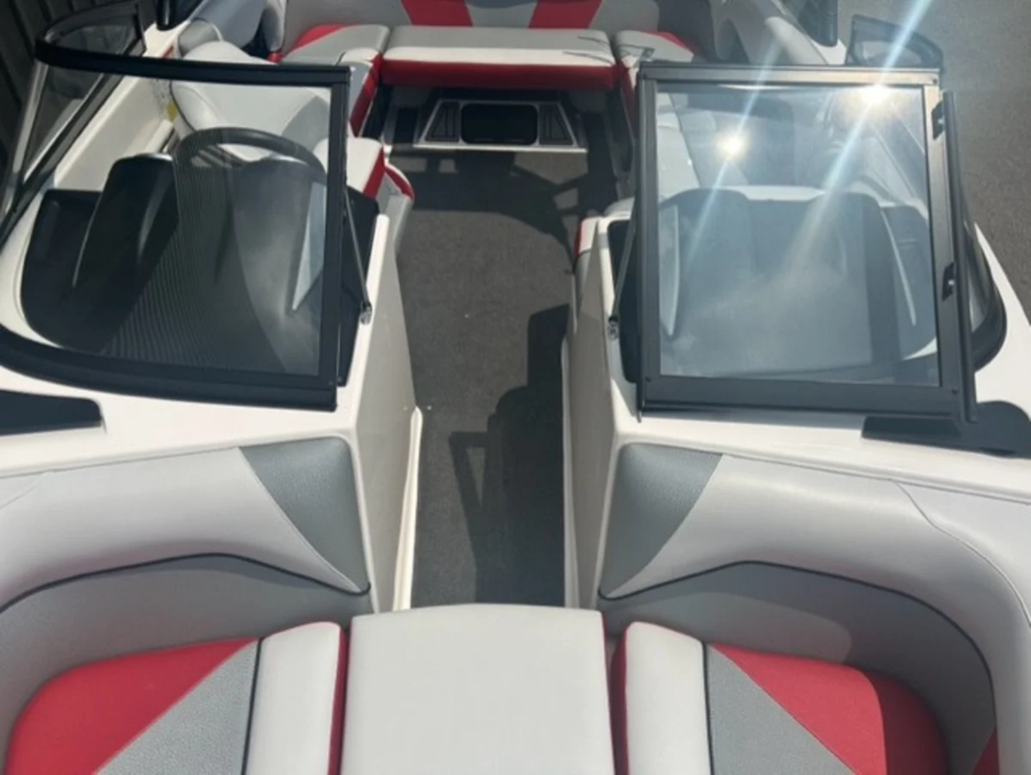 2018 MOOMBA MONDO WITH 49 HRS 