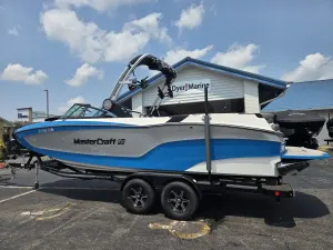 2023-mastercraft-xt24-143426-image2.webp