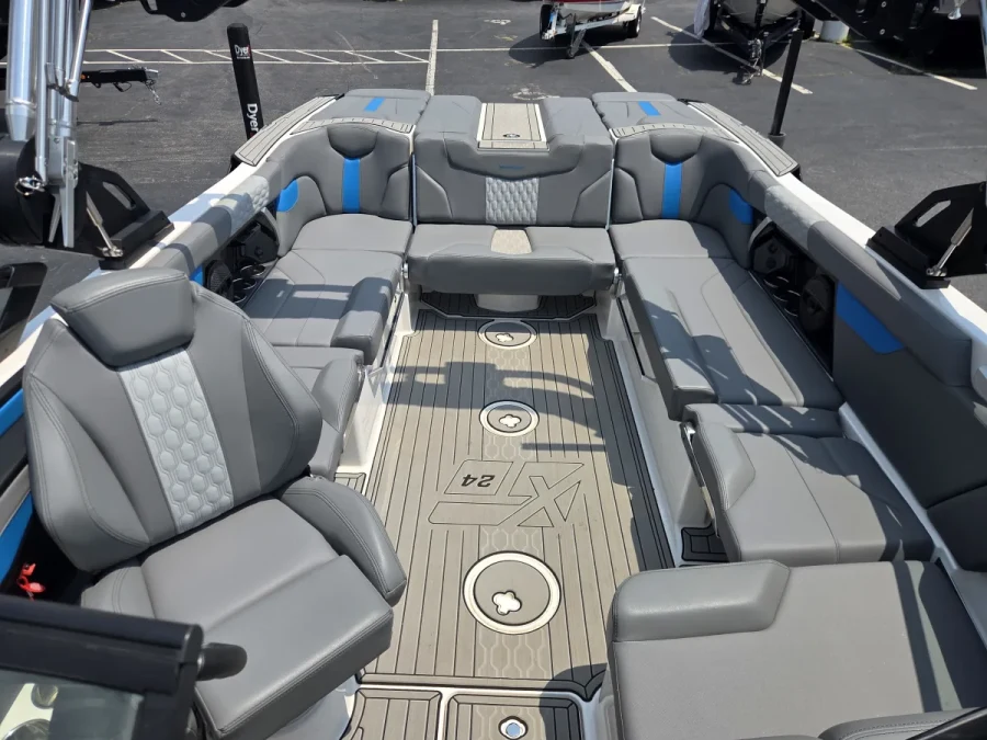 2023-mastercraft-xt24-143426-image3.webp