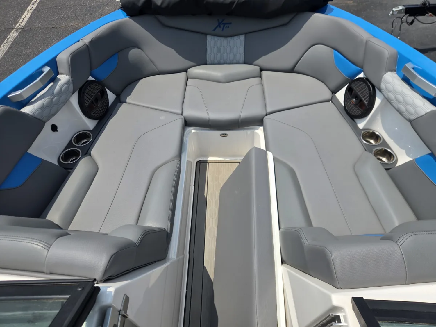 2023  Mastercraft XT24