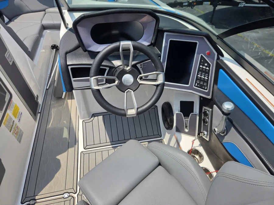 2023-mastercraft-xt24-143426-image5.webp