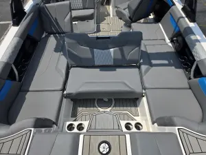 2023-mastercraft-xt24-143426-image7.webp