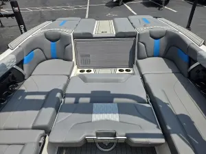2023-mastercraft-xt24-143426-image8.webp