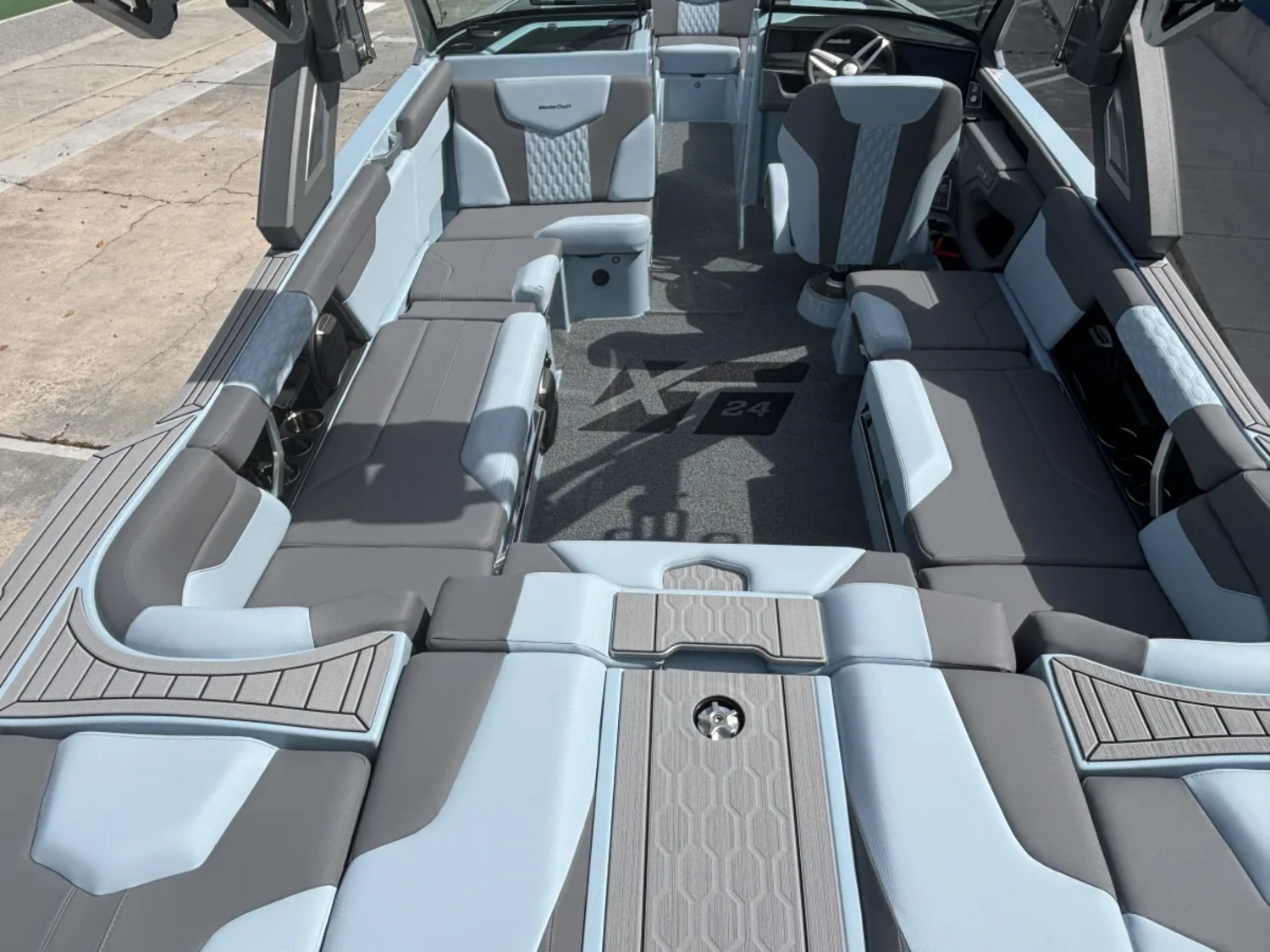 2026 Mastercraft XT24