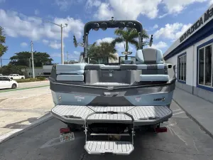 2026-mastercraft-xt24-143428-image2.webp