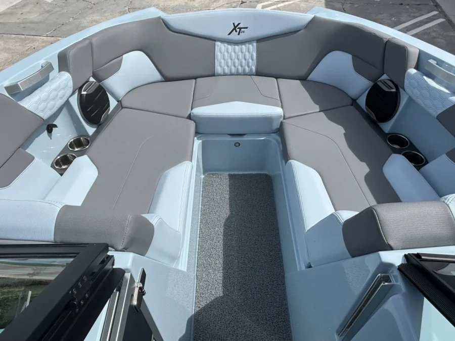2026-mastercraft-xt24-143428-image8.webp