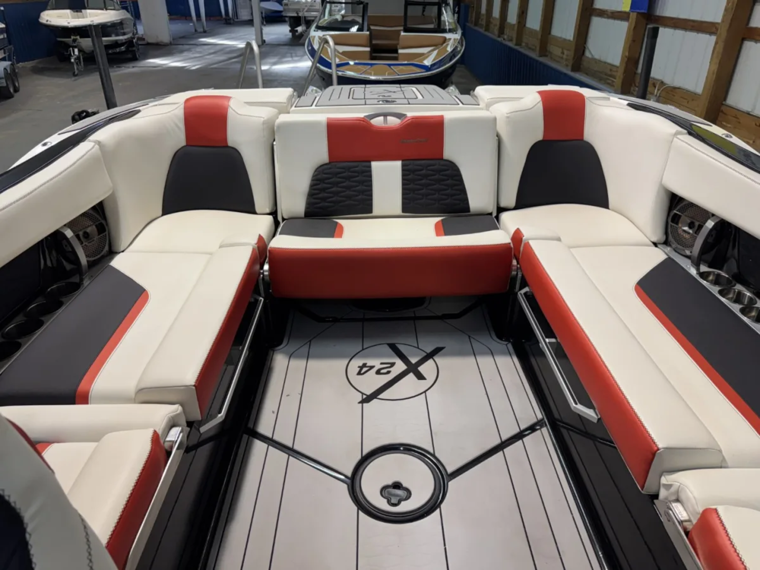 2019 MasterCraft X24