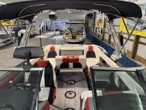 2019-mastercraft-x24-143431-image3.webp