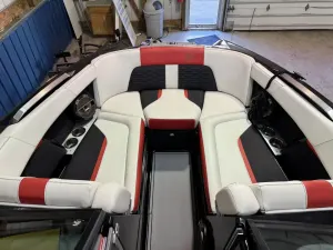 2019-mastercraft-x24-143431-image5.webp