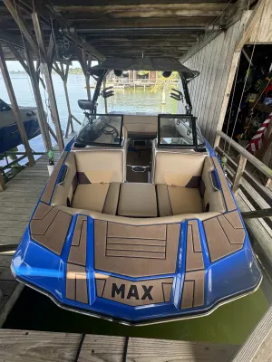 2020-moomba-max-143432-image2.webp