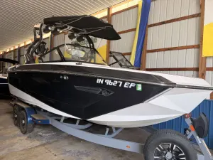 2021-nautique-g23-143433-image0.webp