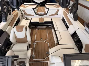 2021-nautique-g23-143433-image3.webp