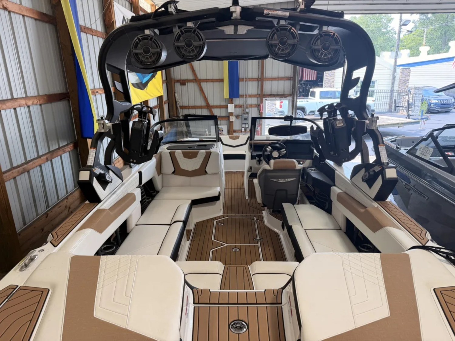 2021 Nautique G23