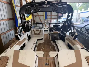 2021-nautique-g23-143433-image4.webp