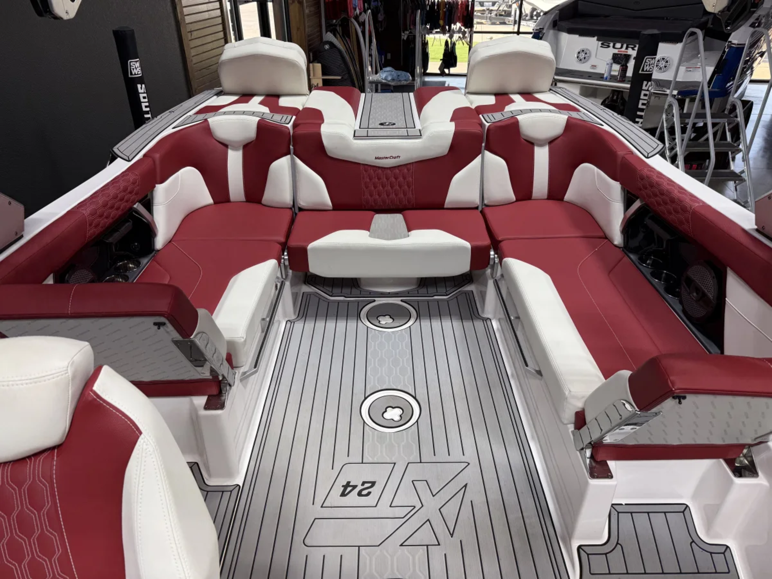 2024 MasterCraft XT24 - 6.2L GDI Engine