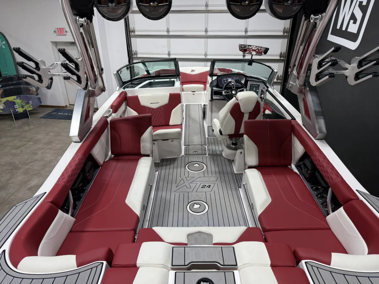 2024 MasterCraft XT24 - 6.2L GDI Engine