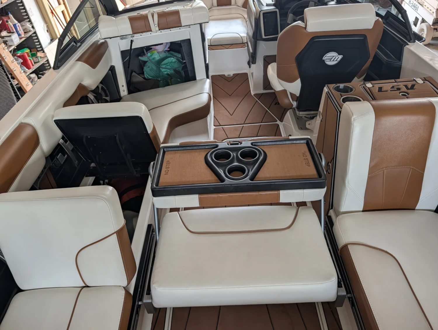 2020 Malibu Boats Wakesetter 25 LSV