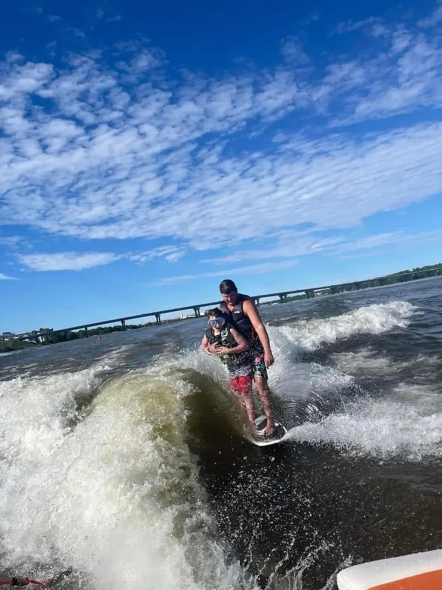 2018-mastercraft-xt22-142700-image5.webp