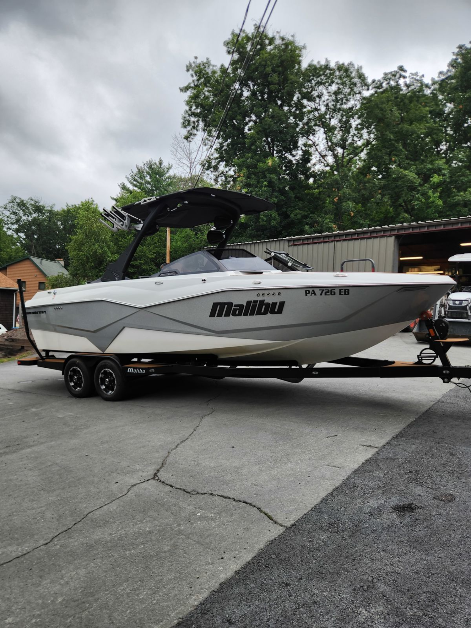 2022 MALIBU 25 LSV