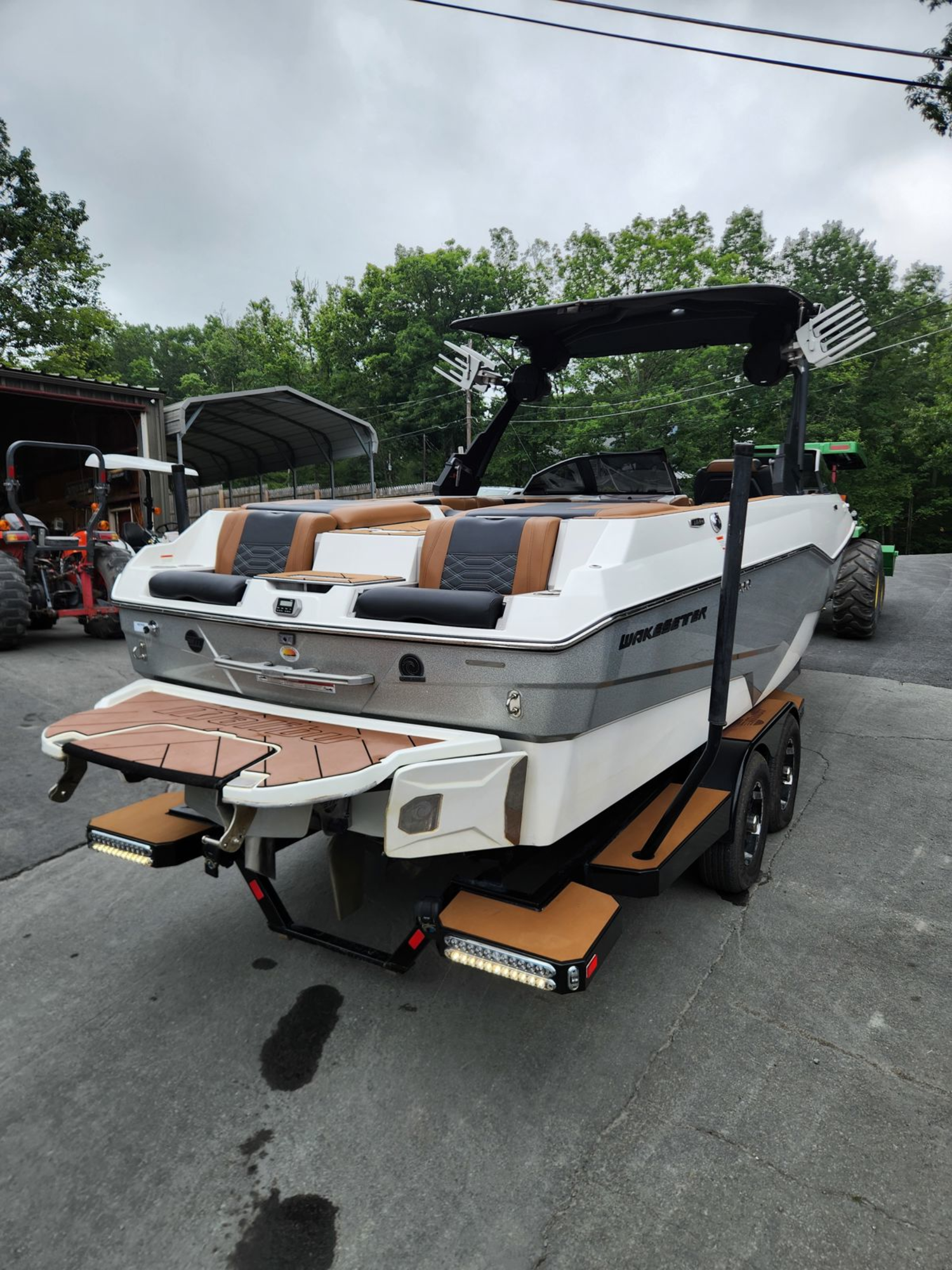 2022 MALIBU 25 LSV
