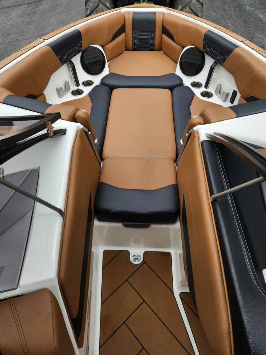2022-malibu-wakesetter-25-lsv-143474-image2