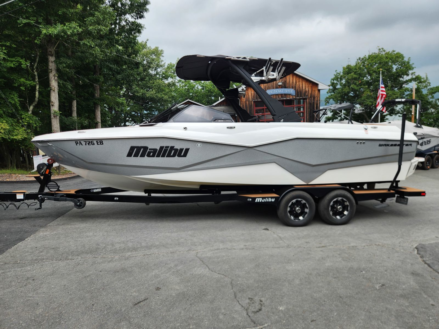 2022 MALIBU 25 LSV