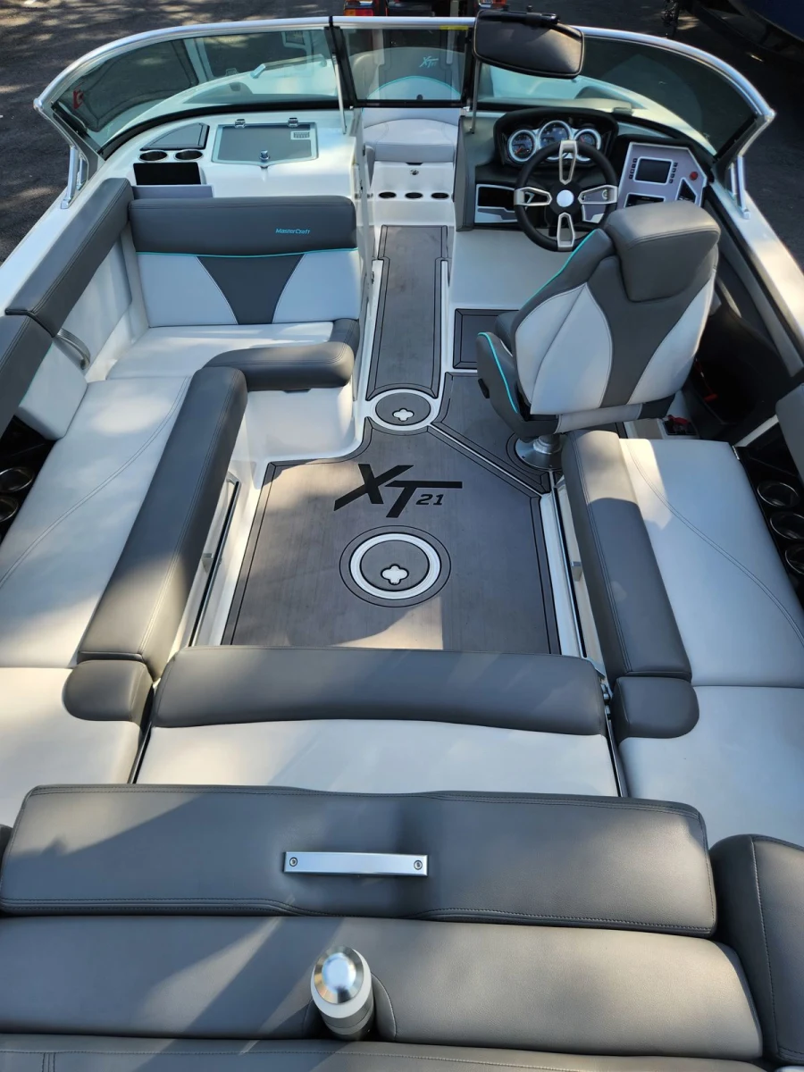 2020-mastercraft-xt21-143475-image6