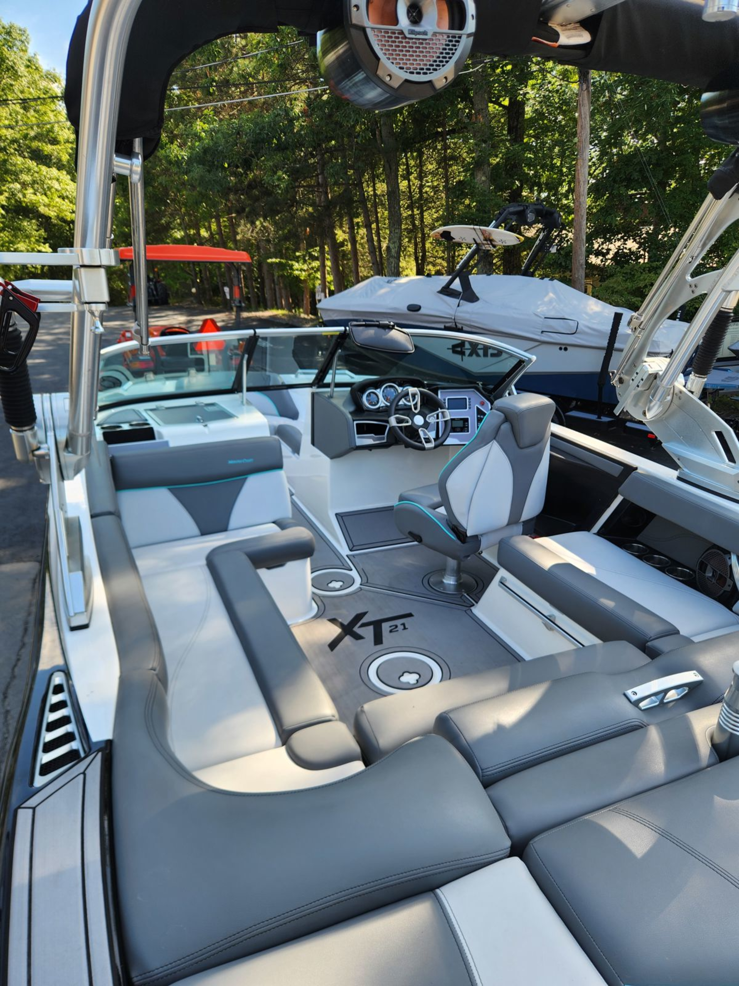 2020 Mastercraft XT21