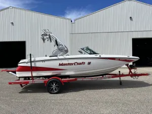 2015-mastercraft-x2-143477-image1
