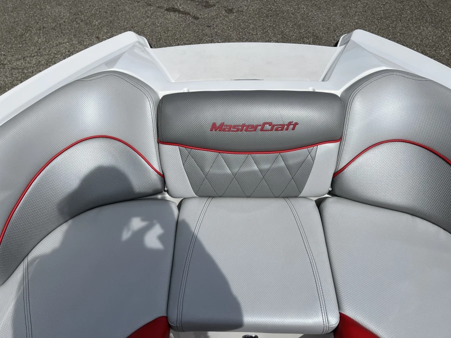2015-mastercraft-x2-143477-image23
