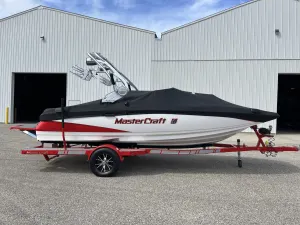 2015-mastercraft-x2-143477-image25
