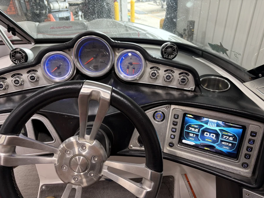2015-mastercraft-x2-143477-image28