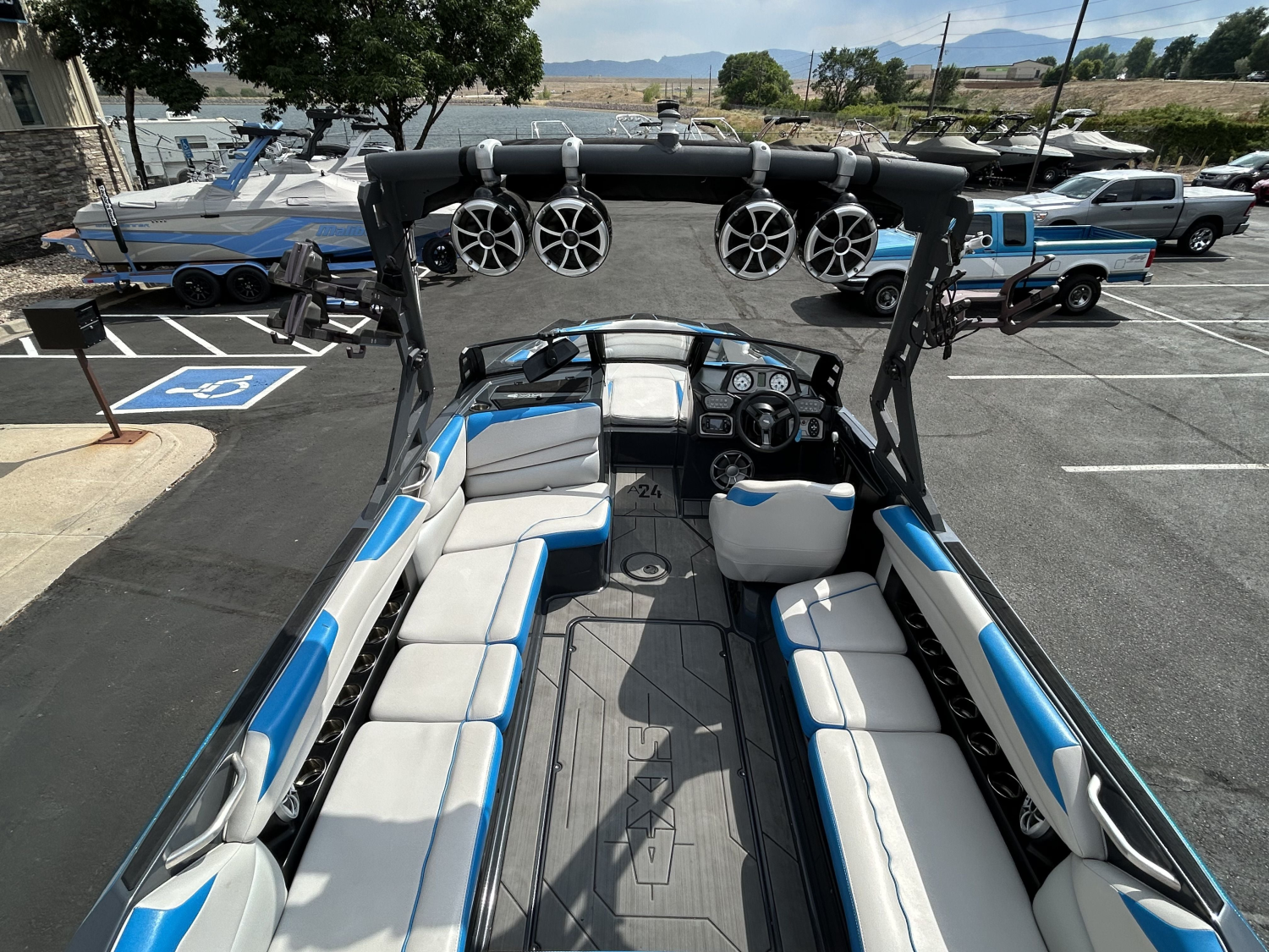 2018 Axis Wake Research A24