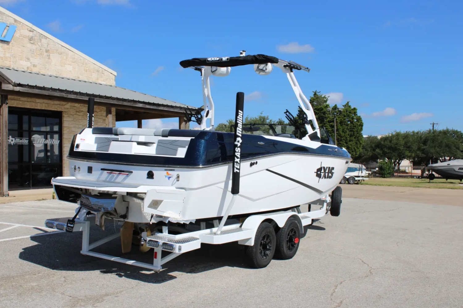 2027 Axis T235