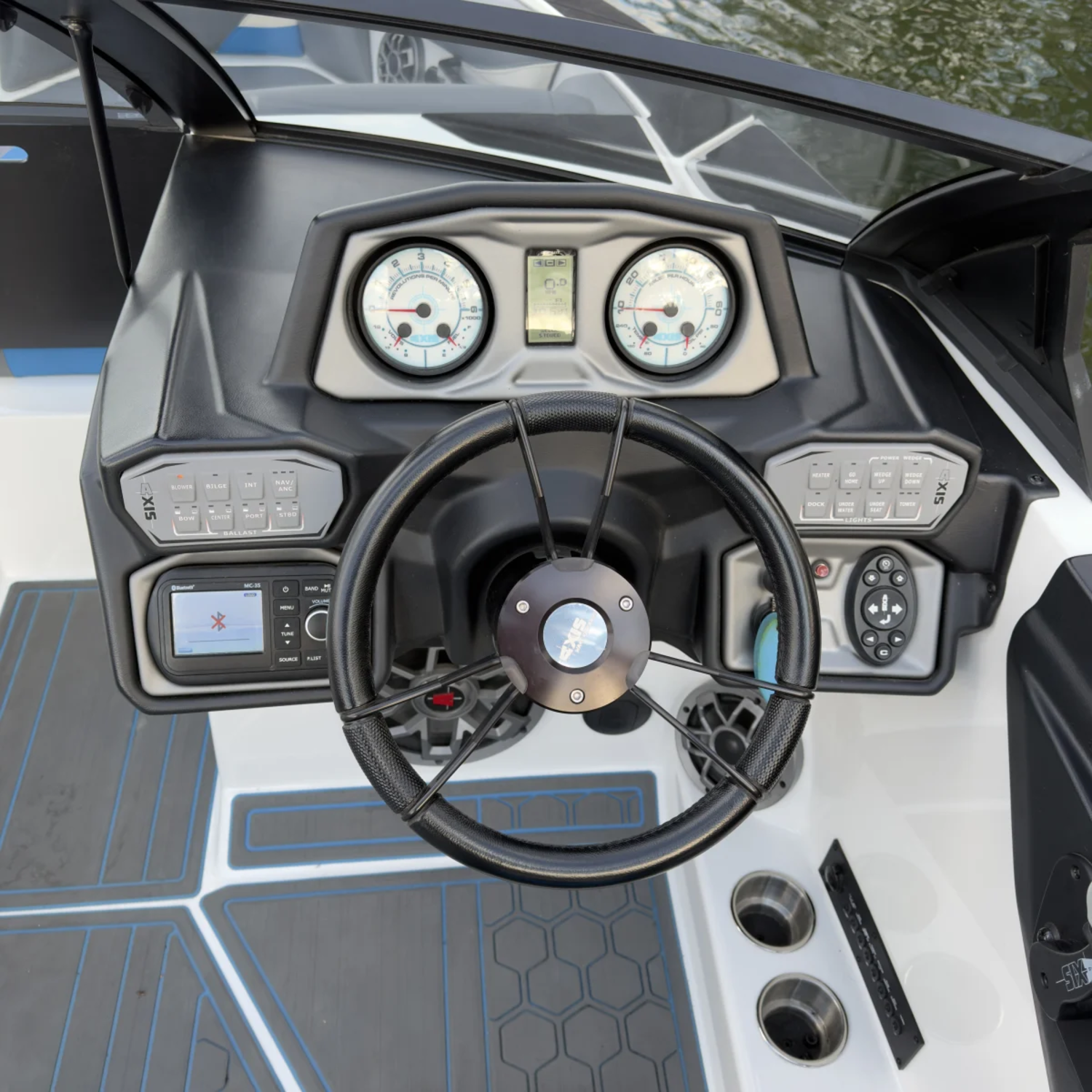 2020 Axis T22