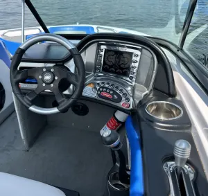 2011-nautique-sport-nautique-200-143533-image4.webp