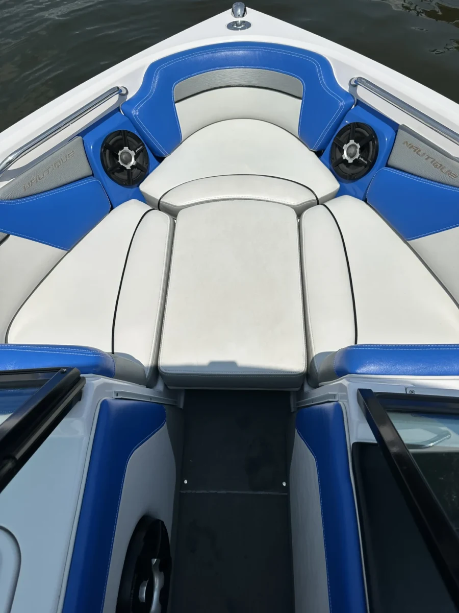 2011-nautique-sport-nautique-200-143533-image8.webp