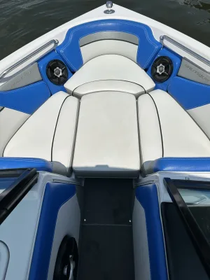 2011-nautique-sport-nautique-200-143533-image8.webp