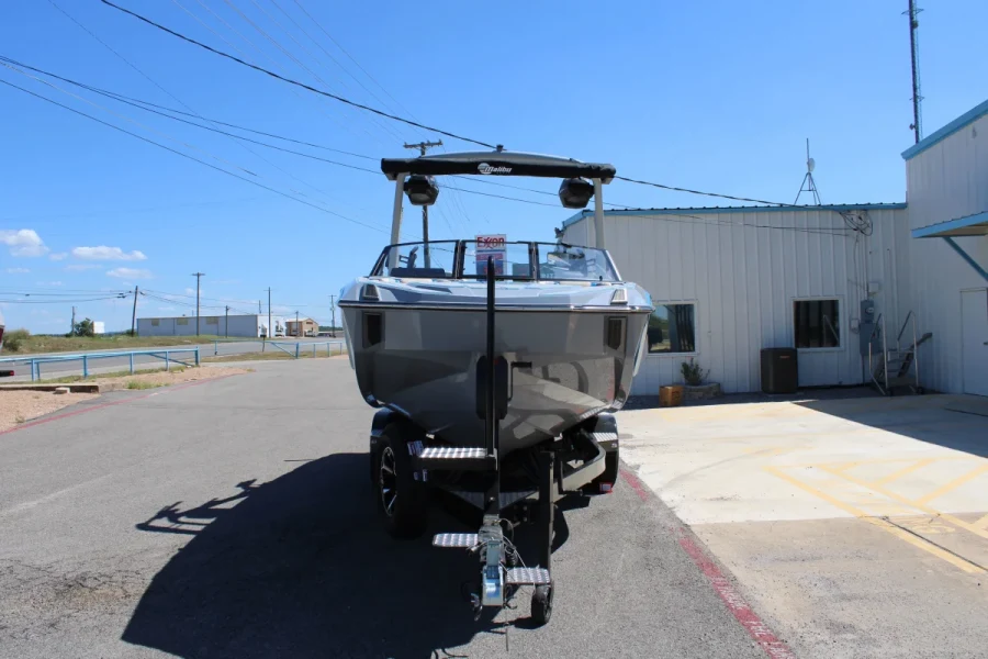 2027-malibu-m230-143540-image2.webp