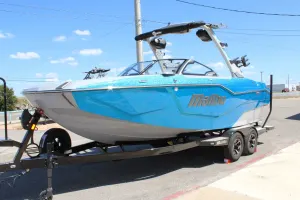 2027-malibu-m230-143540-image3.webp