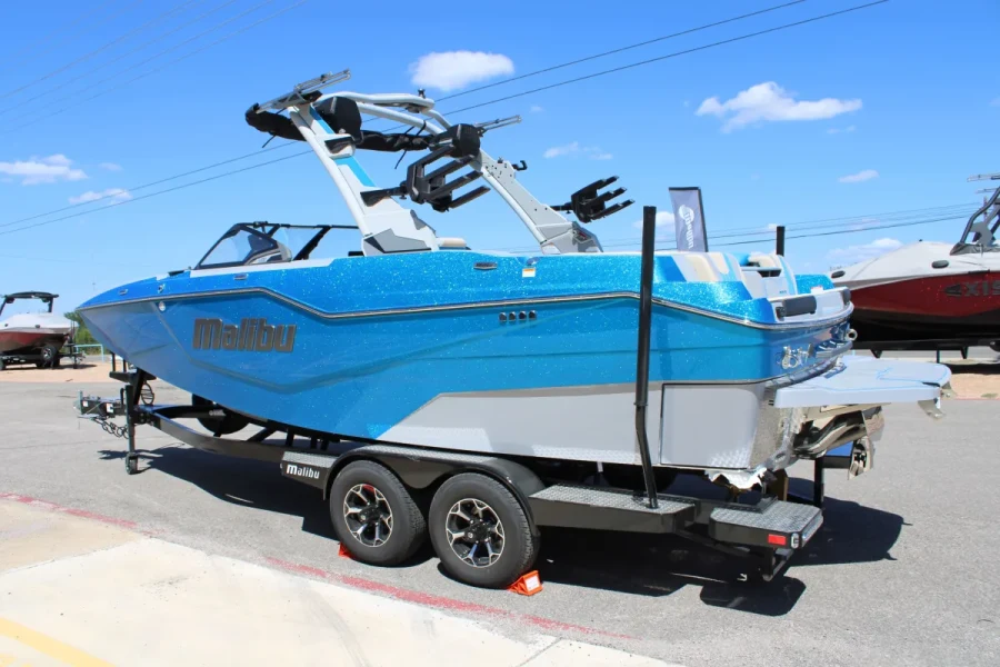 2027-malibu-m230-143540-image5.webp