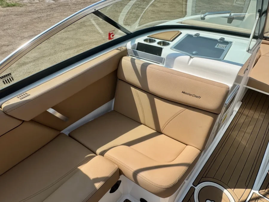 2020-mastercraft-xt22-143544-image10.webp